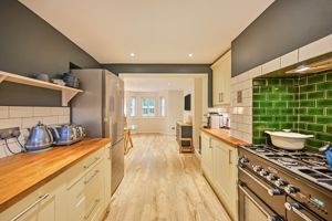 Kitchen- click for photo gallery